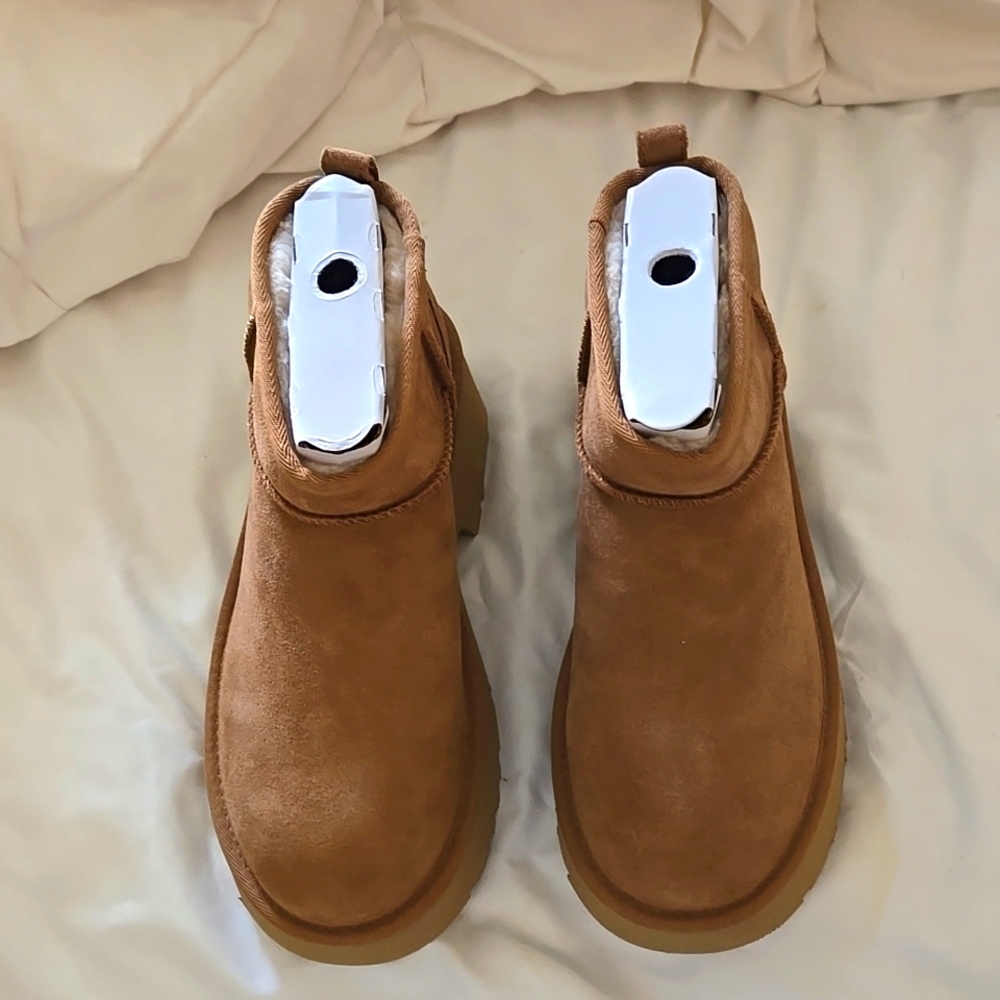 Uggs!!!! New in box Chestnut color Uggs Classic Ultra Mini Size 8.